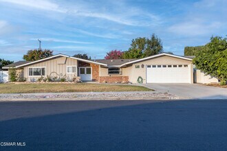 Building Photo - 1217 Coventry Dr