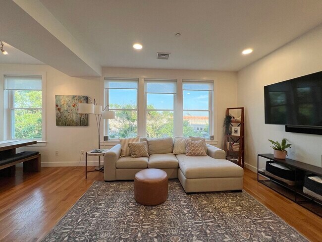 Building Photo - 46 Geneva St