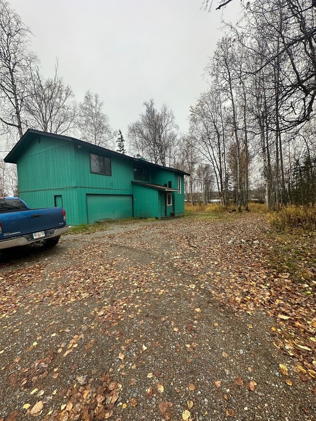 Building Photo - LIFE IS BETTER AT THE LAKE!