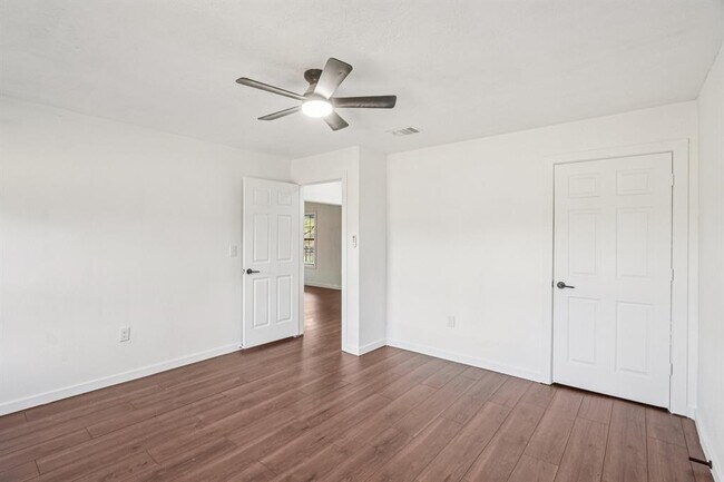 Building Photo - 385 Alta Vista Dr