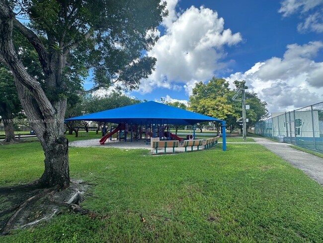 Building Photo - 7215 SW 94th Pl