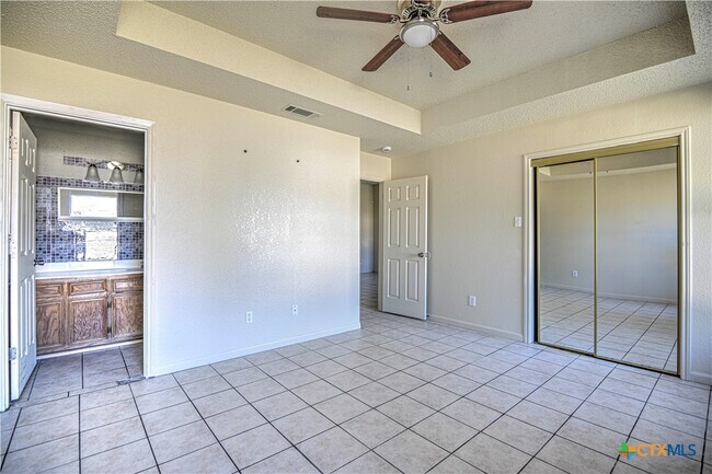 Building Photo - 3805 Riverrock Dr