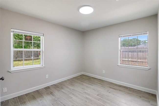 Building Photo - 243 Georgia St