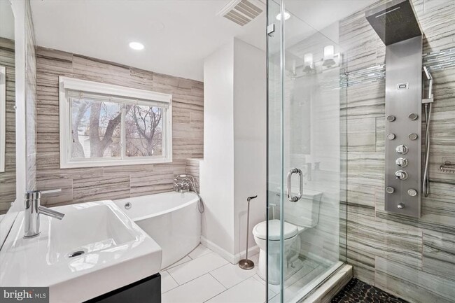 Building Photo - 3308 Estelle Terrace