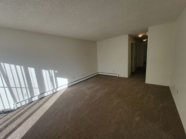 Building Photo - ***1/2 OFF THE FIRST MONTH"S RENT ***MOST UTILITIES INCLUDED***Cute 3 Bdrm, 1 Bath in Loveland