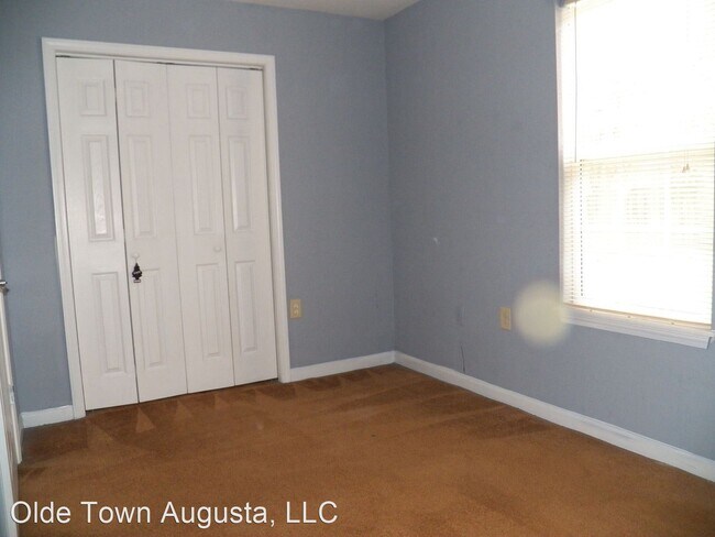 Building Photo - 604 3rd St
