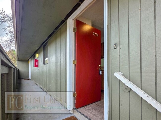 Building Photo - 4724 SW Murray Blvd