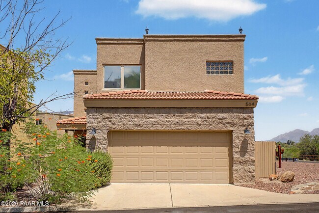 Building Photo - 504 S Stephanie Loop