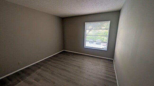 Building Photo - Stylish Boca Raton Condo for Rent – Great Location, Great Amenities!