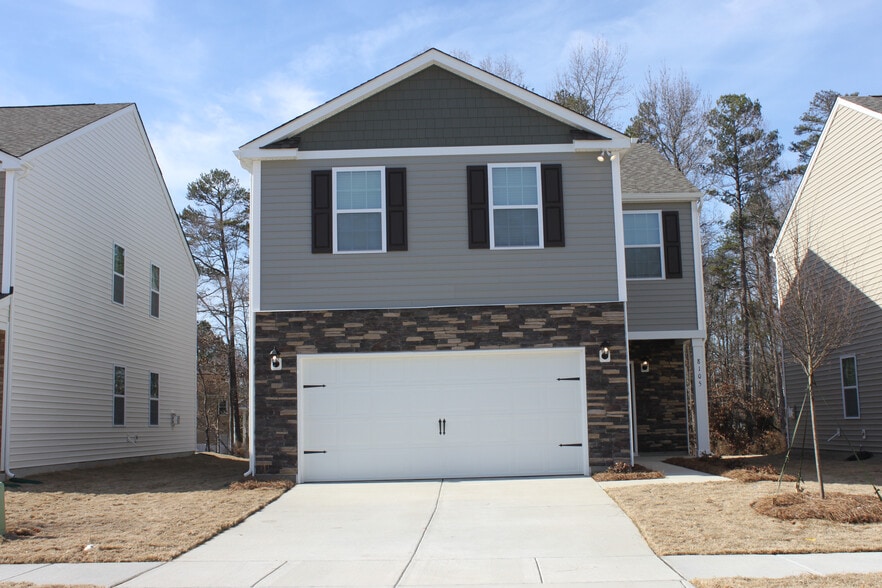 Building Photo - Room in House on Clairwood Dr