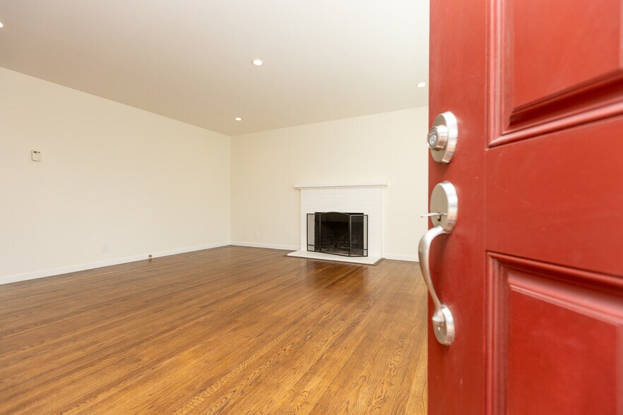 Building Photo - 700 N Humboldt St
