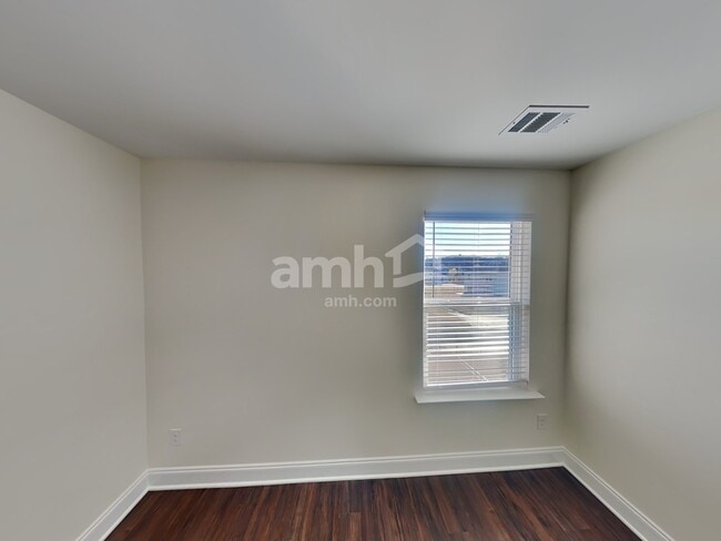 Building Photo - 2023 Williamshire Ln