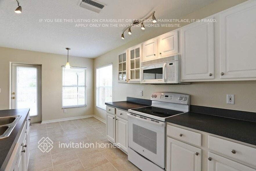 Building Photo - 4207 Donnington Dr