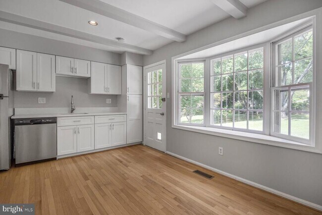 Building Photo - 11733 Ambleside Dr