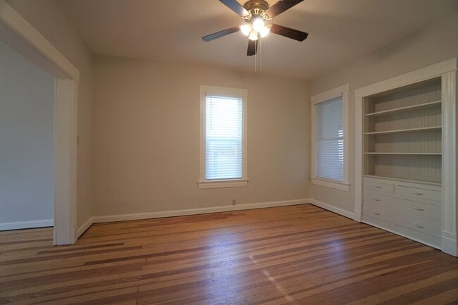 Building Photo - 808 E Kiowa St