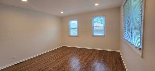 Building Photo - 8607 N Osceola Ave