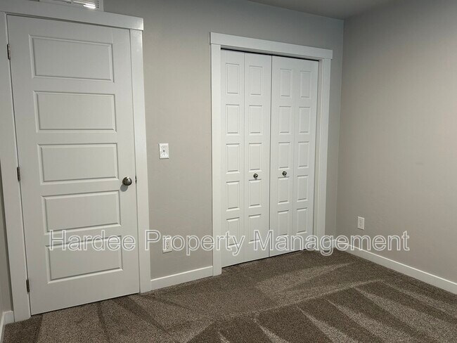 Building Photo - 4987 W Avilla Dr