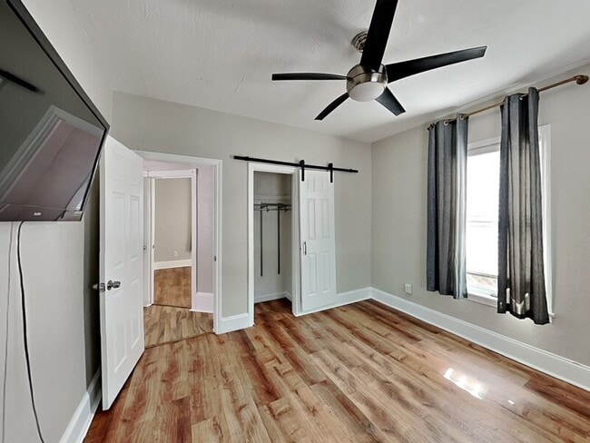 Building Photo - 1518 Pinewood Dr