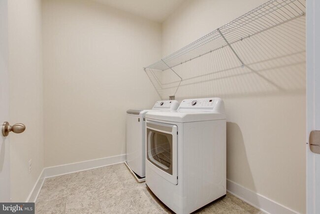 Building Photo - 2546 Buckthorn Dr