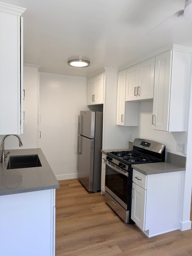 Interior Photo - 759 Freeman Ave