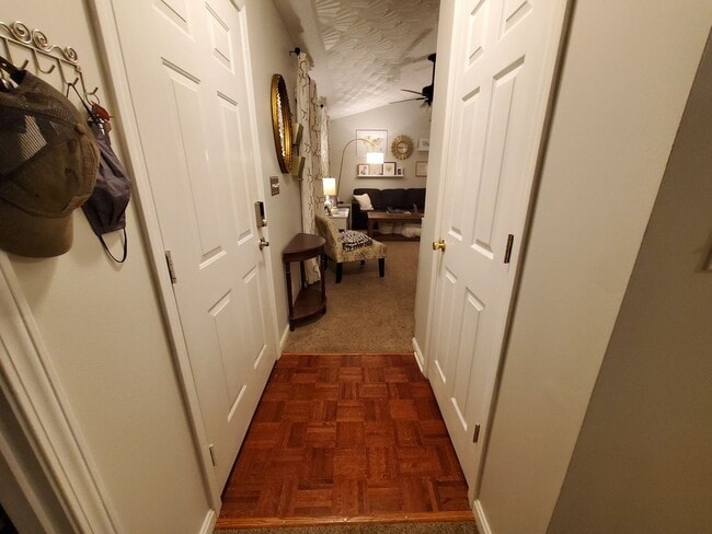 Building Photo - Beautiful Brick Ranch Home  Located in Spring Falls Neighborhood