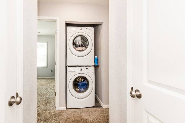 Building Photo - 1314 W 9th St