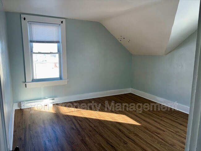 Building Photo - 1134 Social St