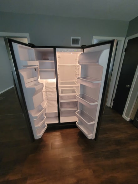 Building Photo - 1633 N Rogers St