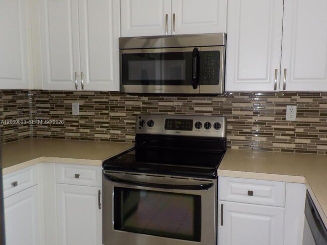 Building Photo - 2296 SW 156th Ct