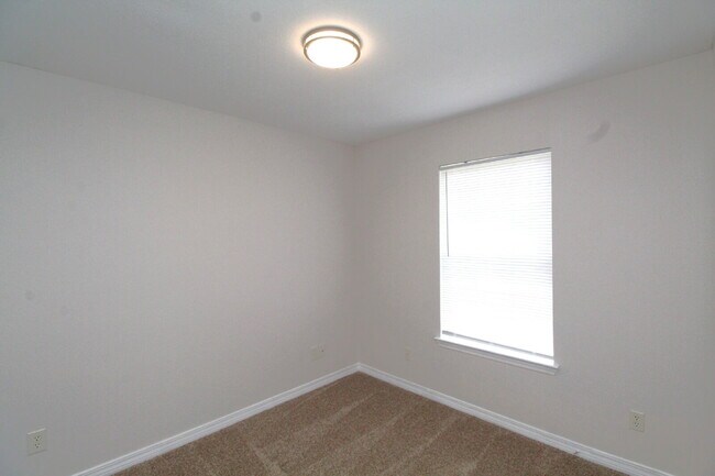 Building Photo - Updated 3BR Home in West Pensacola – Move-...