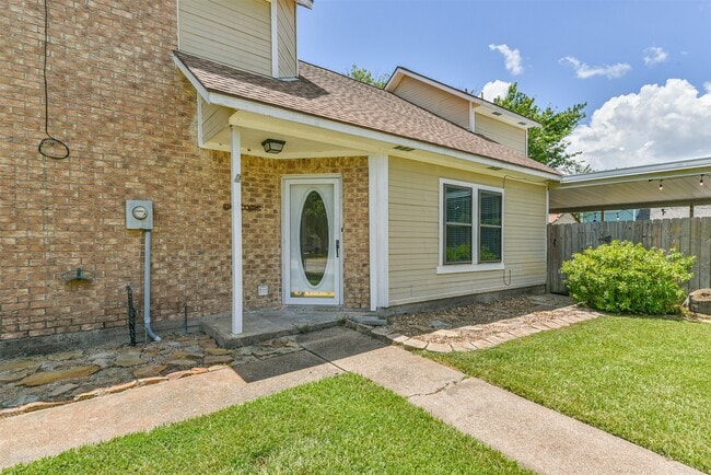Building Photo - 5821 Guadalupe Dr