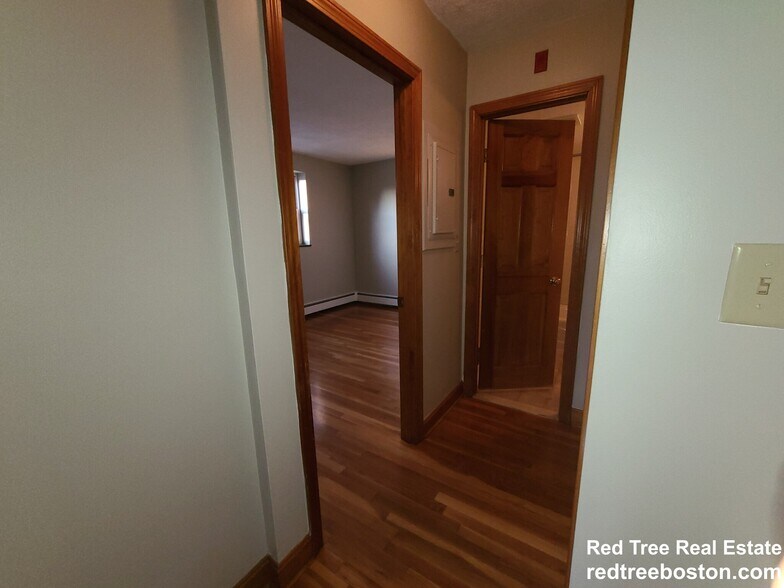 Building Photo - 288 Grove St