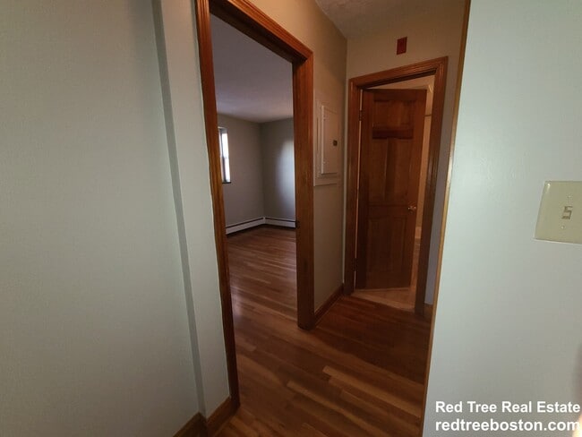 Building Photo - 288 Grove St
