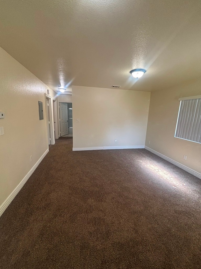 Building Photo - 325 E 60th St