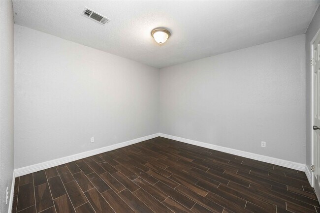 Building Photo - 4914 27th St E