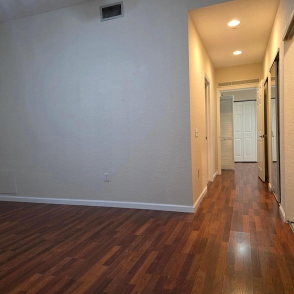 Building Photo - 1640 Presidential Way