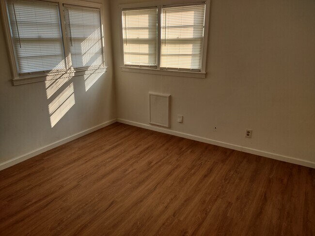 Building Photo - 3808 Nathaniel Rd