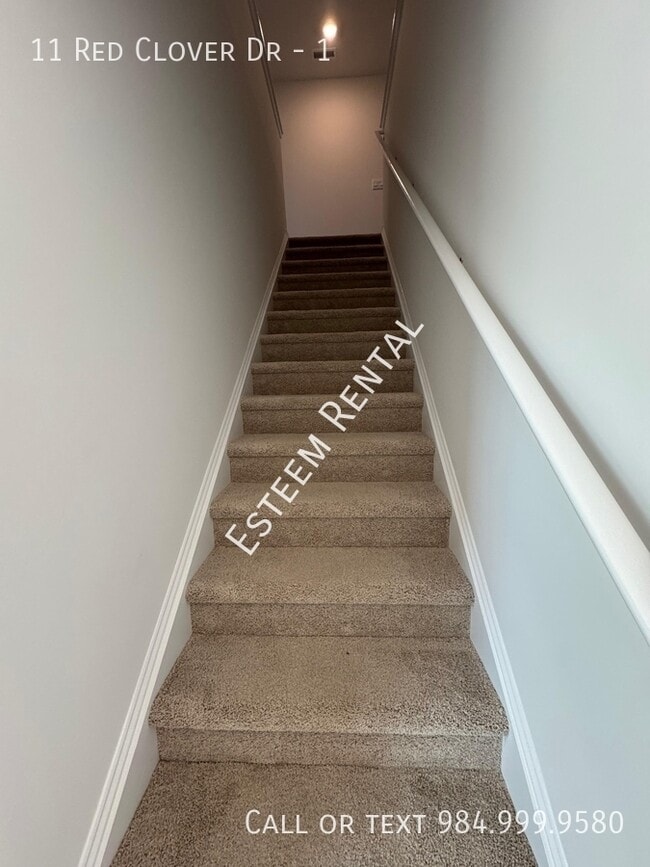 Building Photo - 11 Red Clover Dr