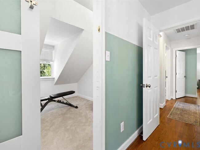 Building Photo - 9611 Woodstream Dr