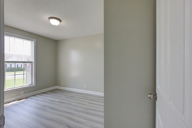 Building Photo - 3660 S Naples Ct