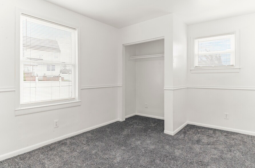 Building Photo - 107 River Rd Dr