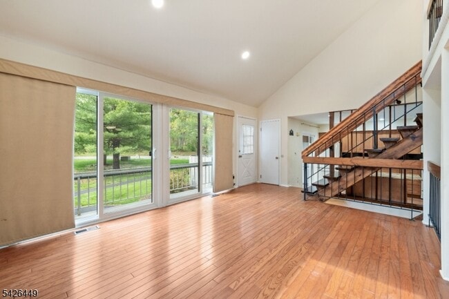 Building Photo - 257 Gemini Dr