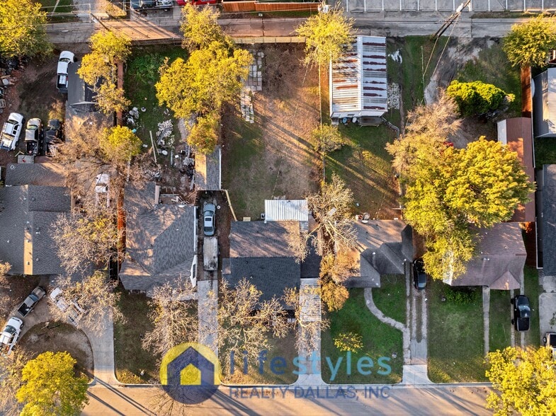 Building Photo - 717 Bonham St