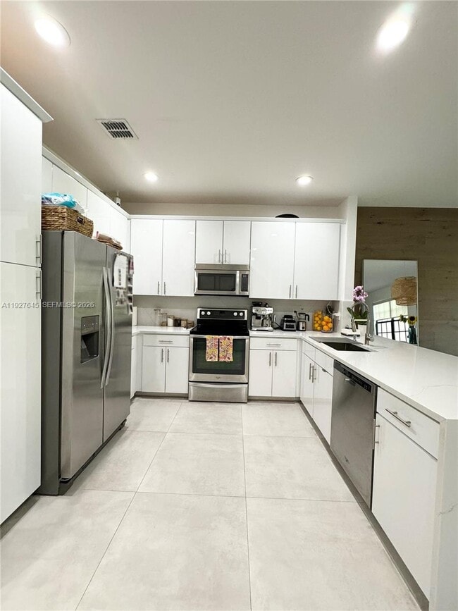 Building Photo - 13017 Riverwalk Cir S