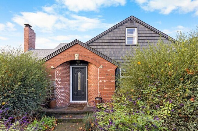 Building Photo - 4707 N Willamette Blvd