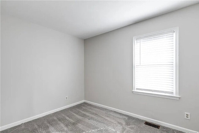 Building Photo - 1624 Mountain Pine Terrace