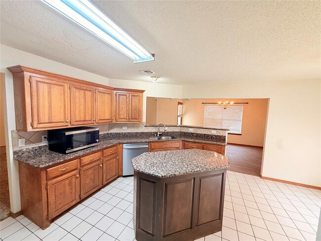 Building Photo - 8812 NW 85th Pl