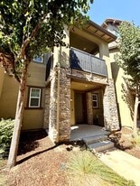 Building Photo - 204 Plum Tree St