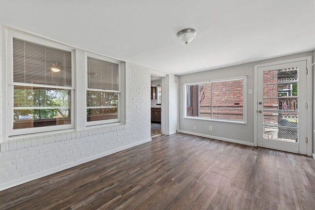 Building Photo - 3412 Lawn Ave