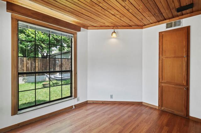 Building Photo - 665 Main St